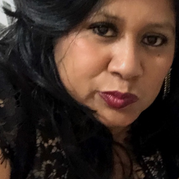 Meet the Posher Other - Meet your Posher, Yasmin